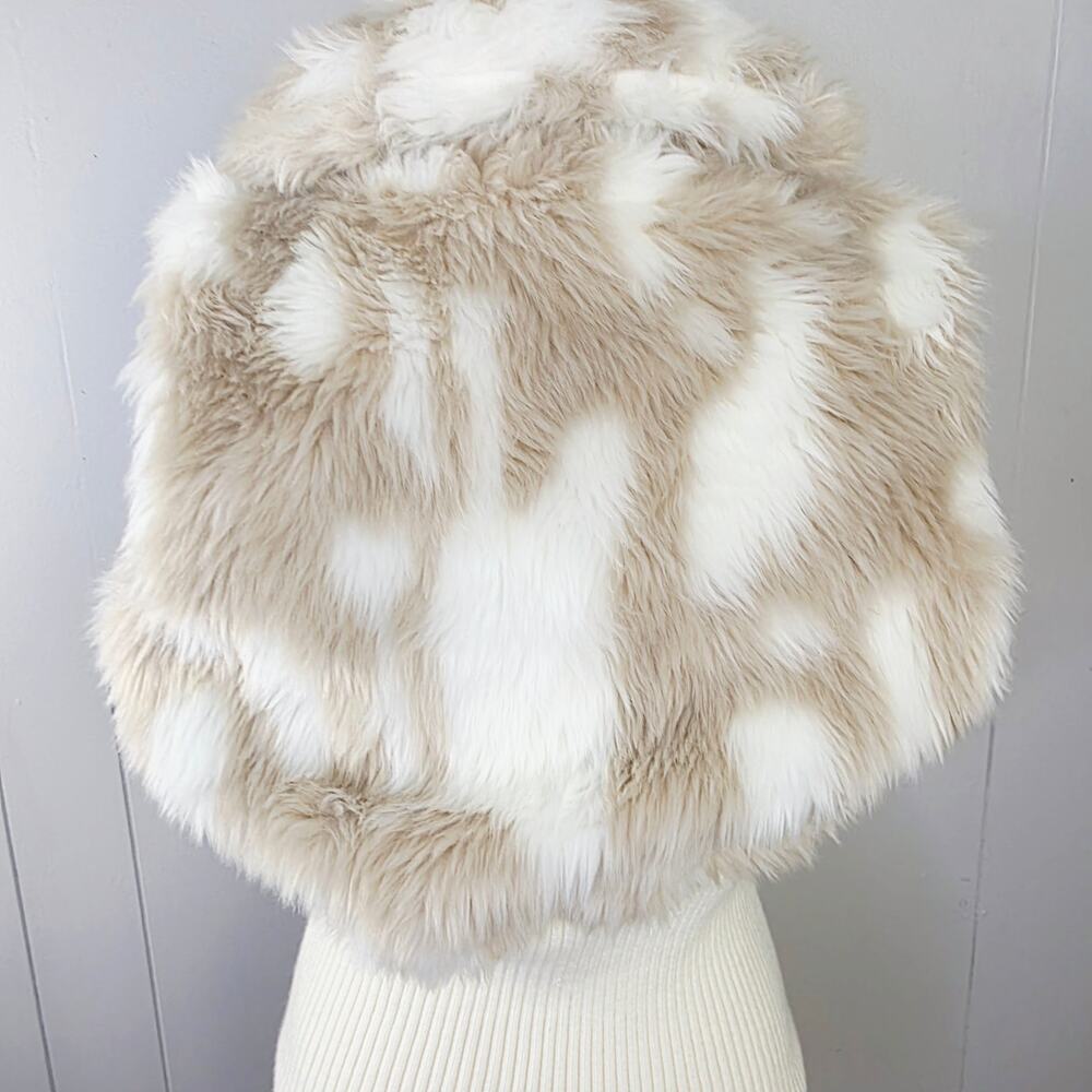 Vintage Charlotte Russe Y2K Faux Fur Vest Large Cream Zip Front Glam Snow Bunny - Picture 6 of 15